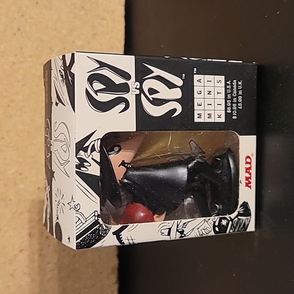 SPY vs SPY Mega Mini Kit MAD Magazine Set 2 Figures & Book - Picture 1 of 6